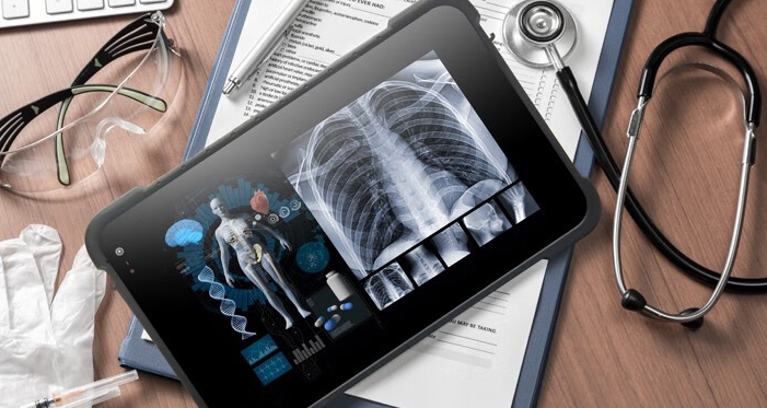 搭載了英特爾CeleronN4100處理器和4GB內(nèi)存，能夠流暢運行各種應(yīng)用程序和多媒體內(nèi)容，滿足用戶的多種需求。