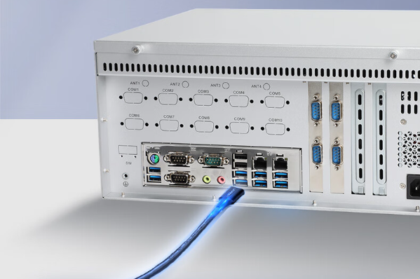 國產(chǎn)壁掛式天津工控機(jī)端口.png