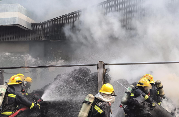 東田國產筆記本賦能救援png